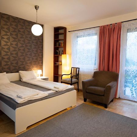 בודפשט Super Cute Studio With Terrace Next To Gozsdu Passage מראה חיצוני תמונה