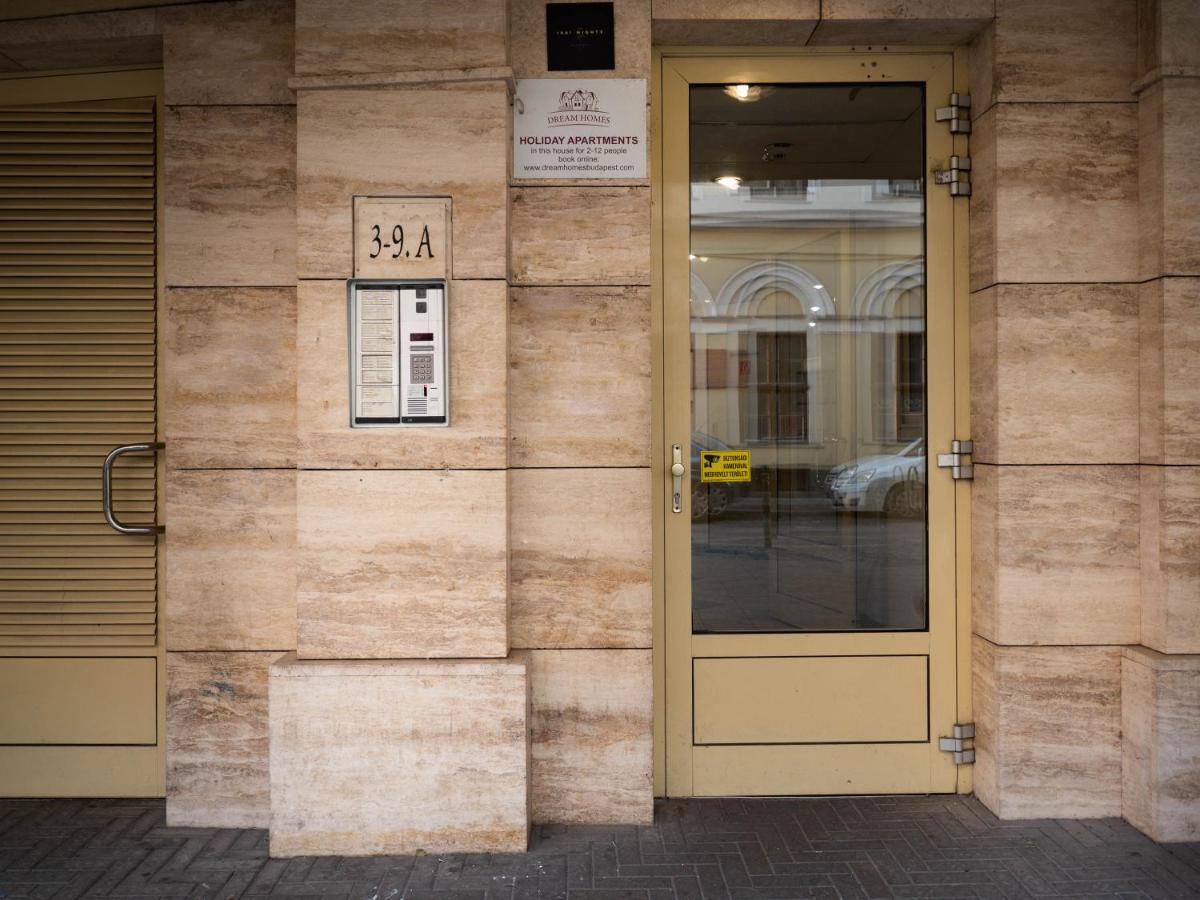 בודפשט Super Cute Studio With Terrace Next To Gozsdu Passage מראה חיצוני תמונה