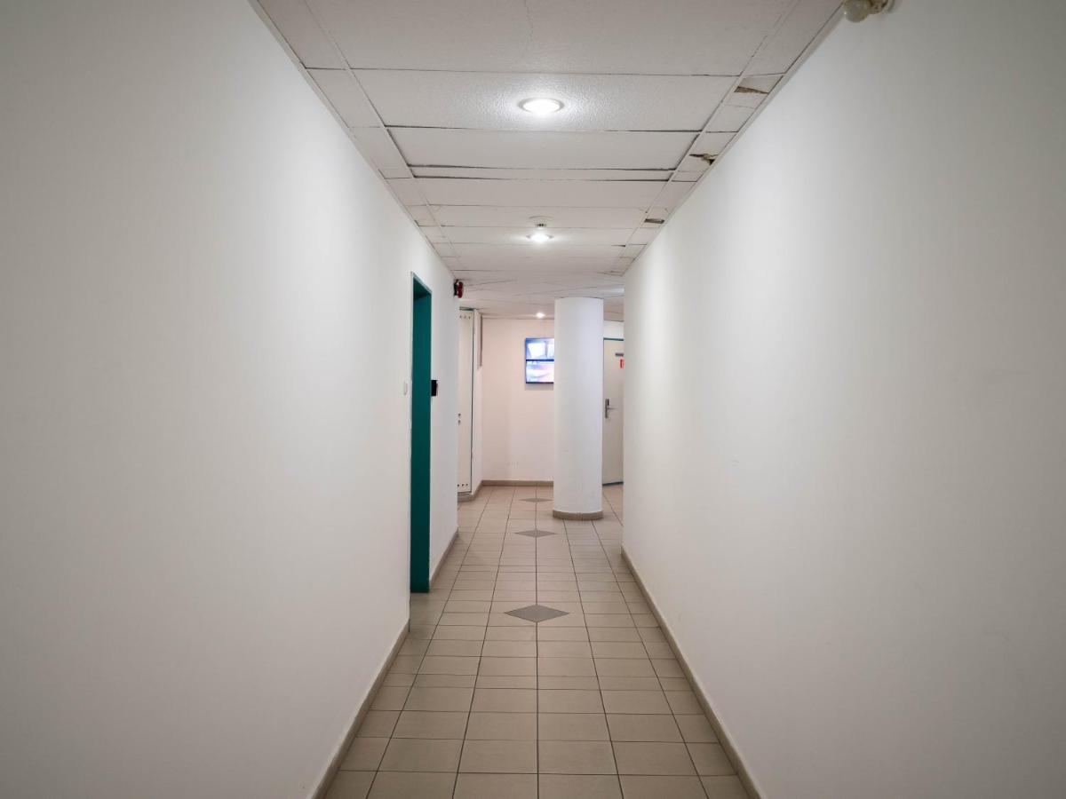 בודפשט Super Cute Studio With Terrace Next To Gozsdu Passage מראה חיצוני תמונה