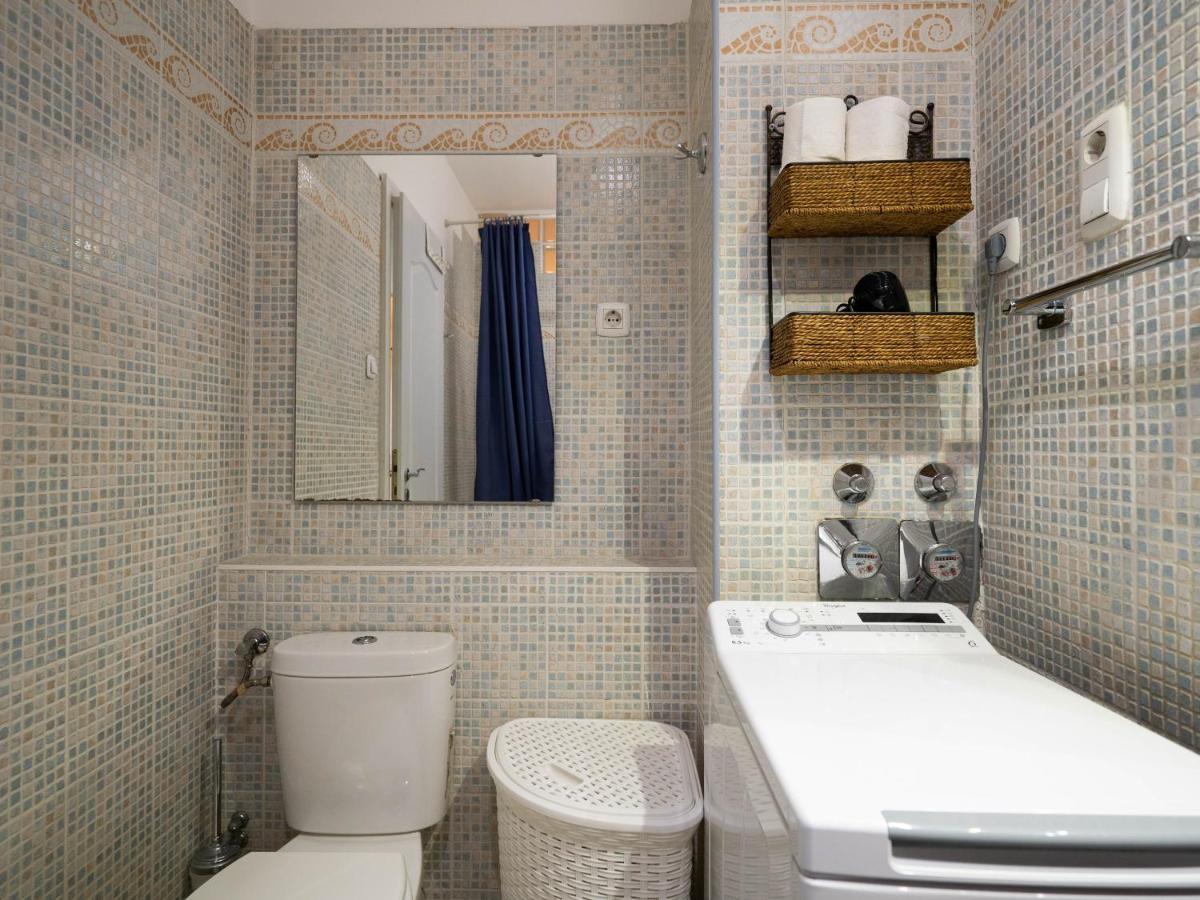 בודפשט Super Cute Studio With Terrace Next To Gozsdu Passage מראה חיצוני תמונה